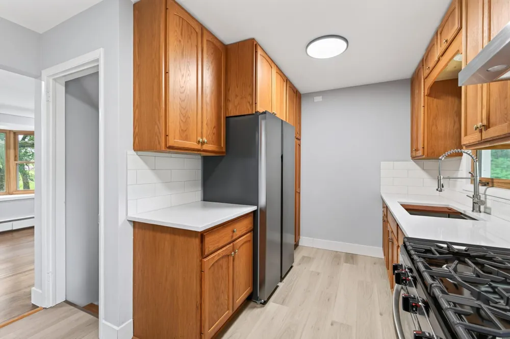 31 Demont Avenue E Little Canada, MN 55117