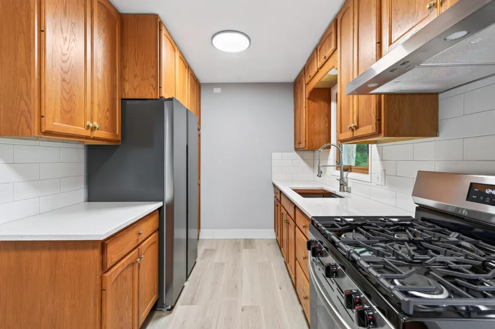 31 Demont Avenue E Little Canada, MN 55117