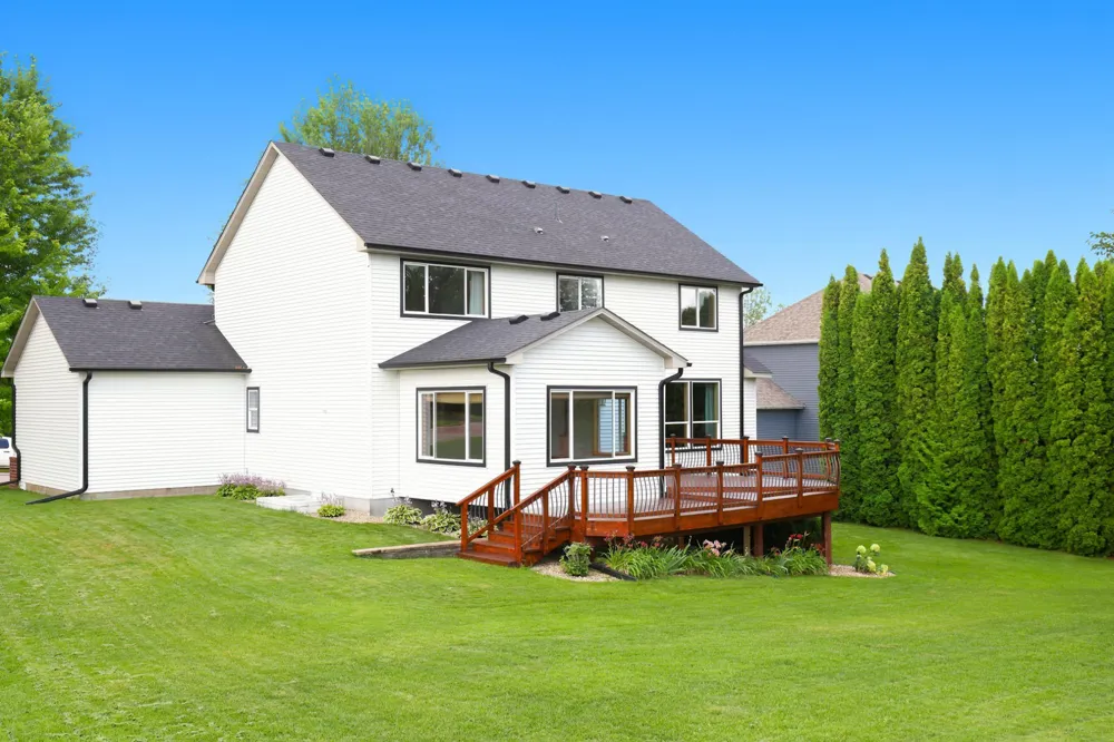 9082 Glenborough Drive Elko New Market, MN 55020
