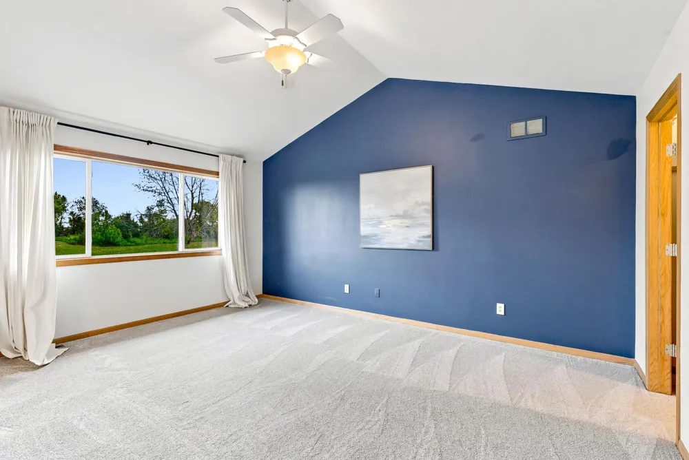 9082 Glenborough Drive Elko New Market, MN 55020
