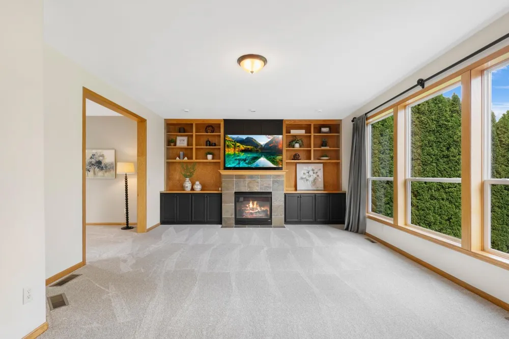 9082 Glenborough Drive Elko New Market, MN 55020