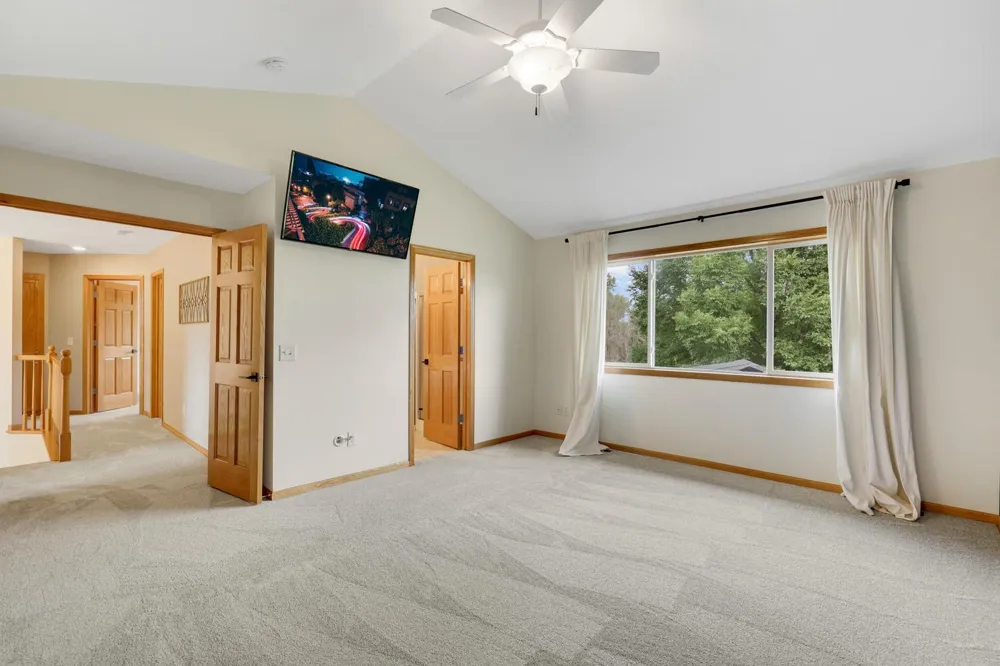 9082 Glenborough Drive Elko New Market, MN 55020