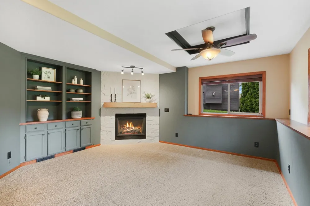 9082 Glenborough Drive Elko New Market, MN 55020