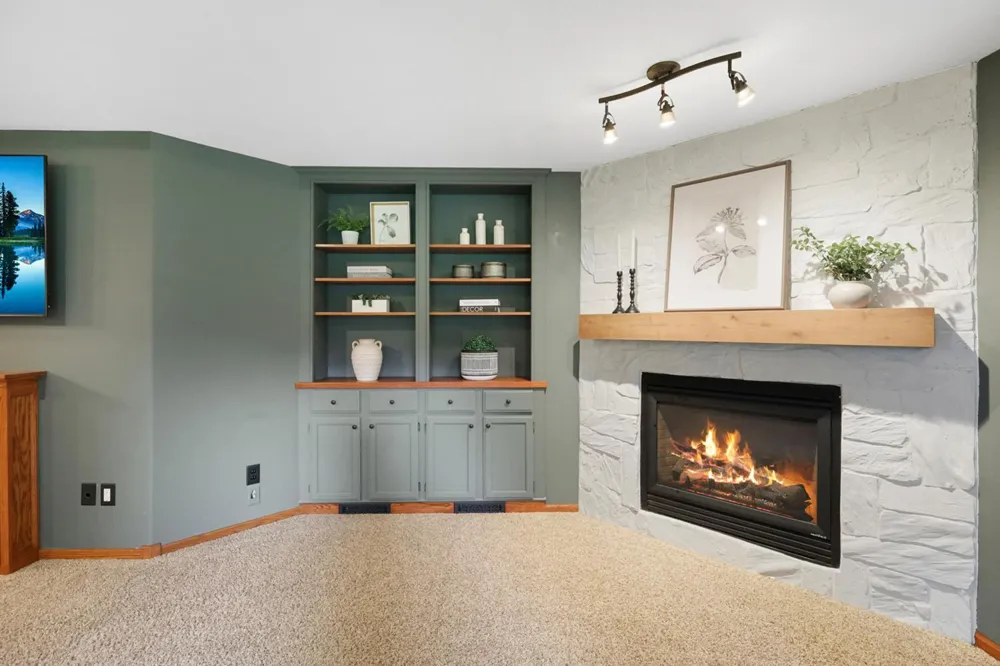 9082 Glenborough Drive Elko New Market, MN 55020