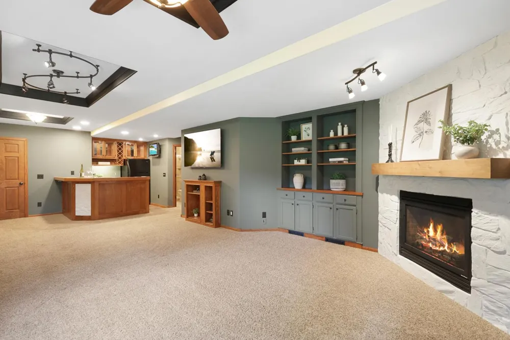 9082 Glenborough Drive Elko New Market, MN 55020