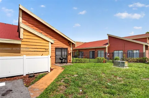 2422 NW 55th Ter