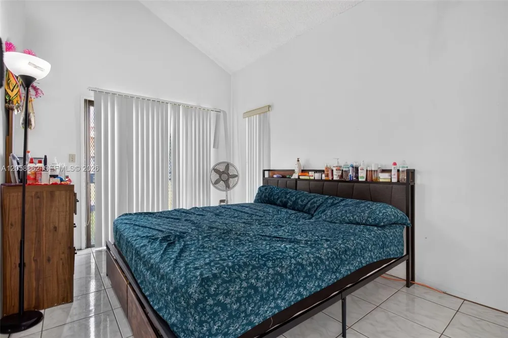 2422 NW 55th Ter Lauderhill, FL 33313