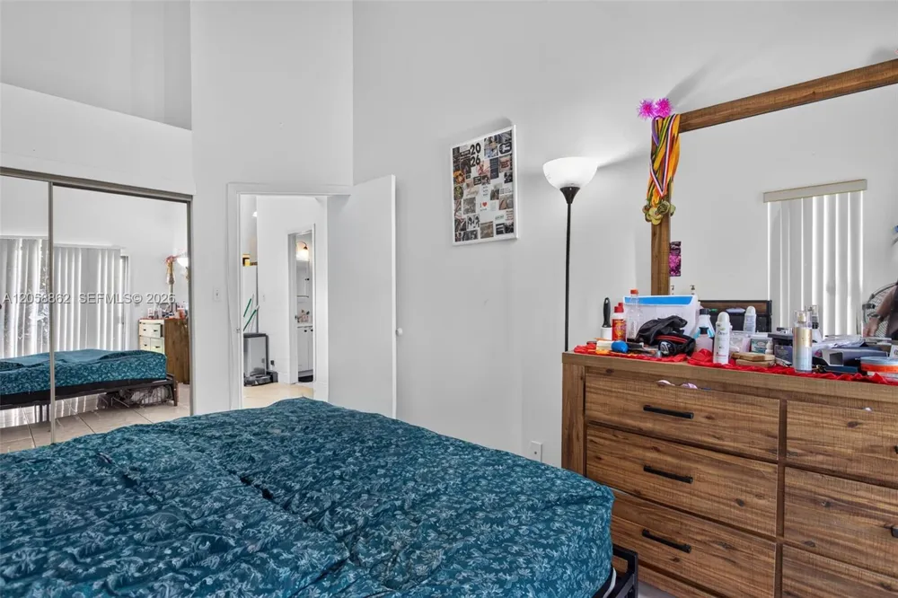 2422 NW 55th Ter Lauderhill, FL 33313