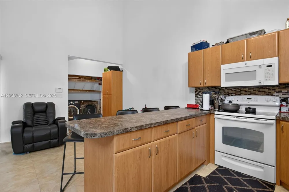 2422 NW 55th Ter Lauderhill, FL 33313