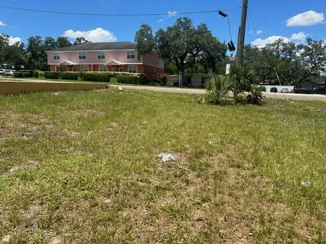 1904-1906 W BUSCH BOULEVARD Tampa, FL 33612