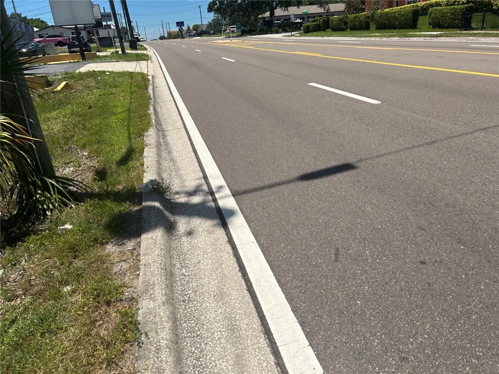 1904-1906 W BUSCH BOULEVARD Tampa, FL 33612