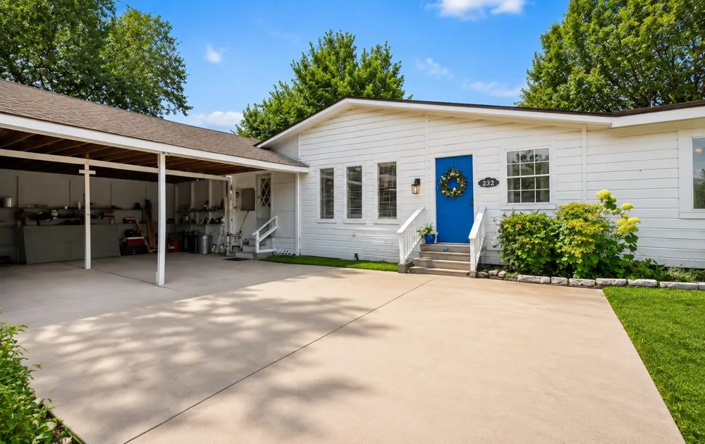 232 Fm 2628 Road Huntsville, TX 77320