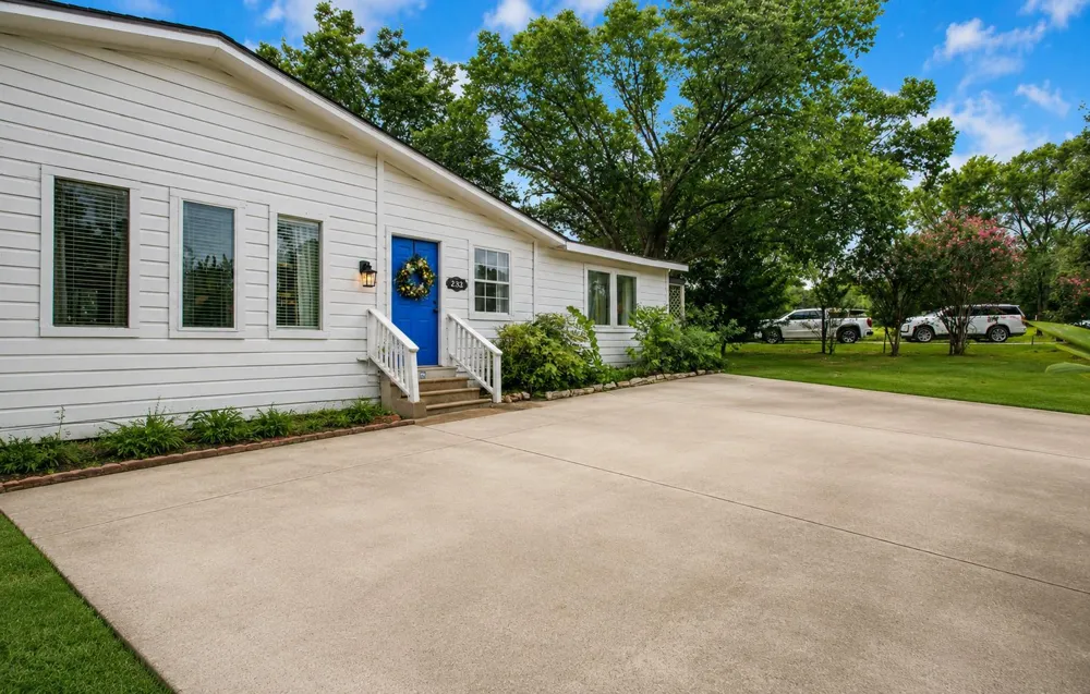 232 Fm 2628 Road Huntsville, TX 77320