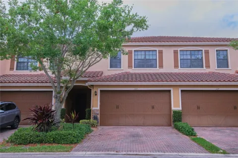 129 Riverwalk Cir E