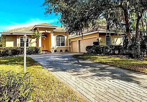 1704 AMBERWYND CIRCLE W