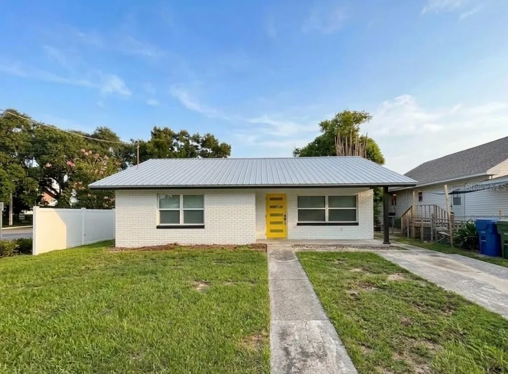 139 AVENUE D SW Winter Haven, FL 33880