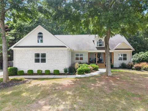 860 Lakeview Drive