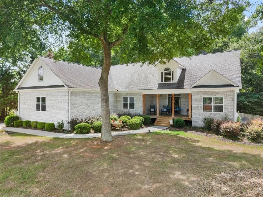 860 Lakeview Drive Commerce, GA 30529