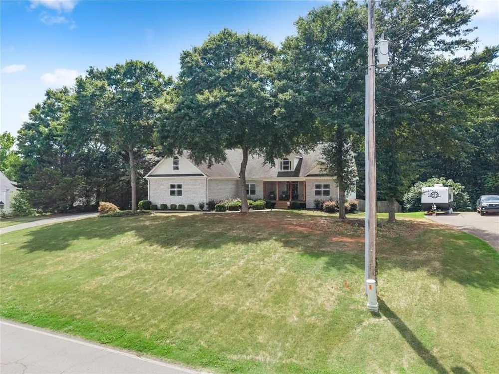 860 Lakeview Drive Commerce, GA 30529