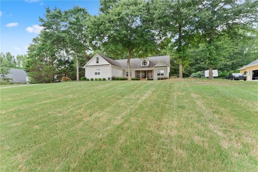 860 Lakeview Drive Commerce, GA 30529