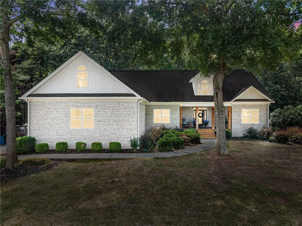 860 Lakeview Drive Commerce, GA 30529