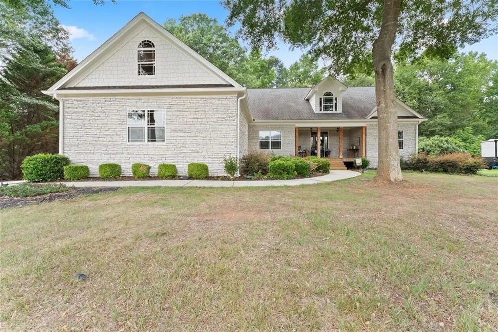 860 Lakeview Drive Commerce, GA 30529
