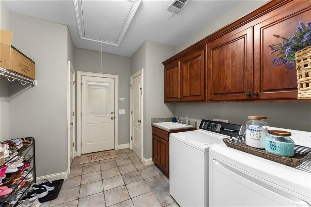 860 Lakeview Drive Commerce, GA 30529