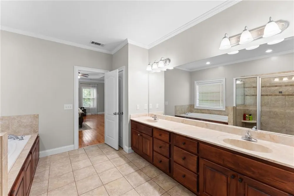 860 Lakeview Drive Commerce, GA 30529