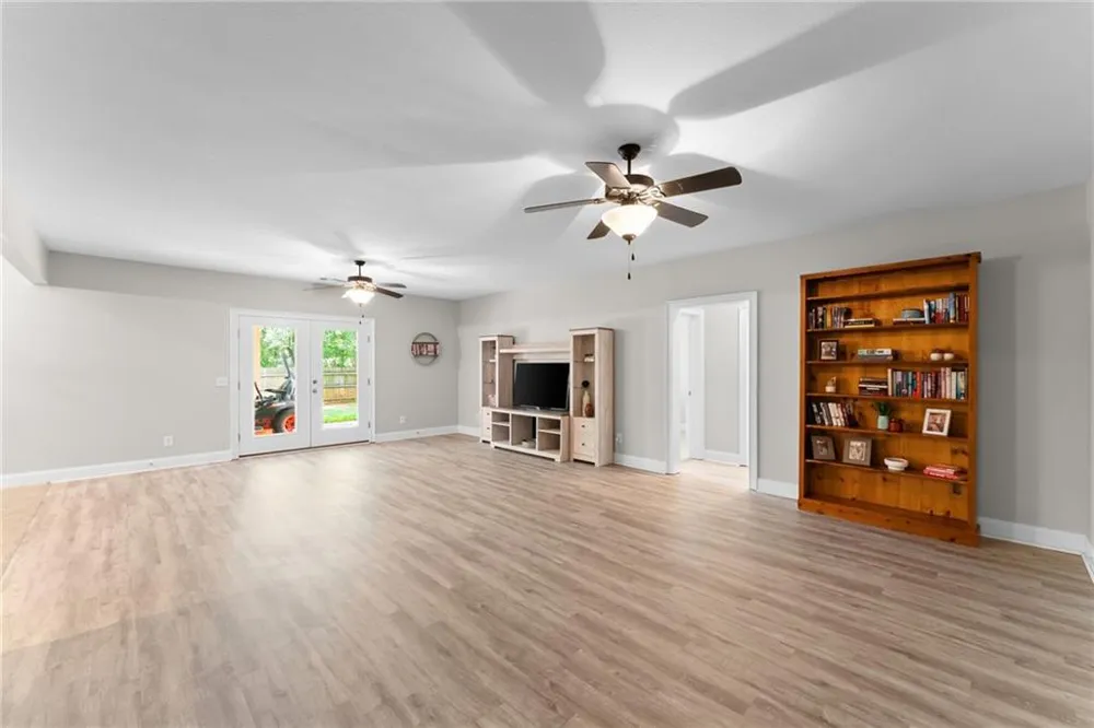 860 Lakeview Drive Commerce, GA 30529