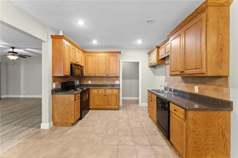 860 Lakeview Drive Commerce, GA 30529