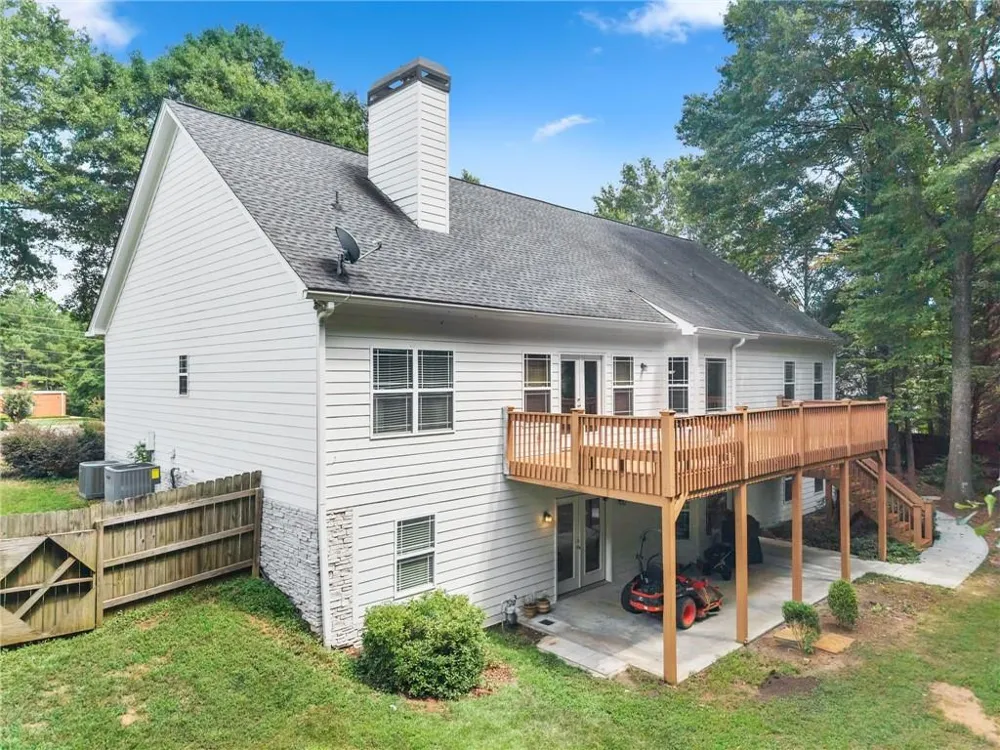 860 Lakeview Drive Commerce, GA 30529