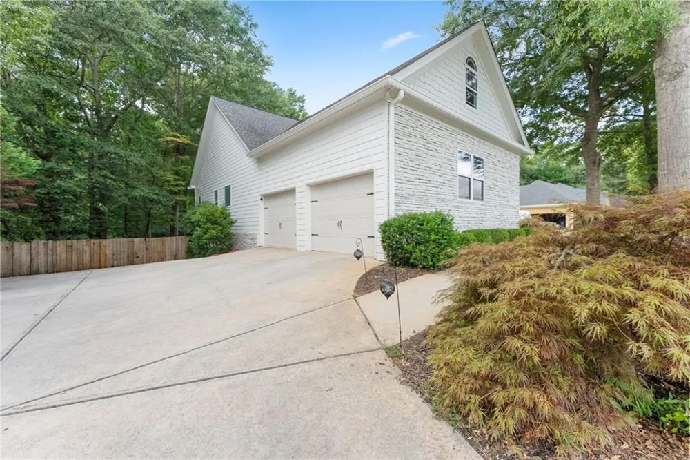 860 Lakeview Drive Commerce, GA 30529