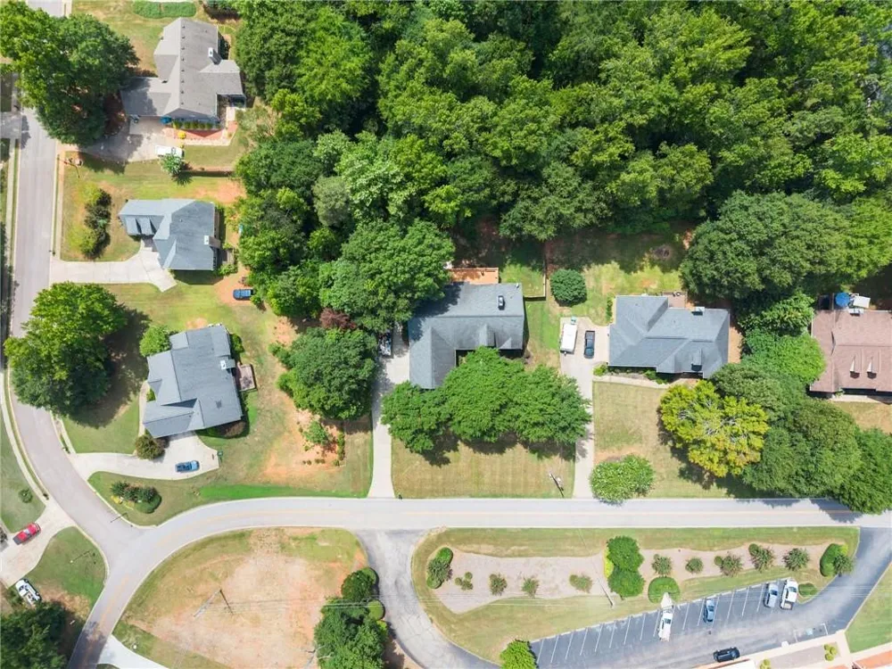860 Lakeview Drive Commerce, GA 30529