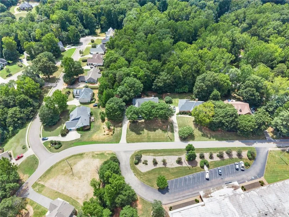 860 Lakeview Drive Commerce, GA 30529