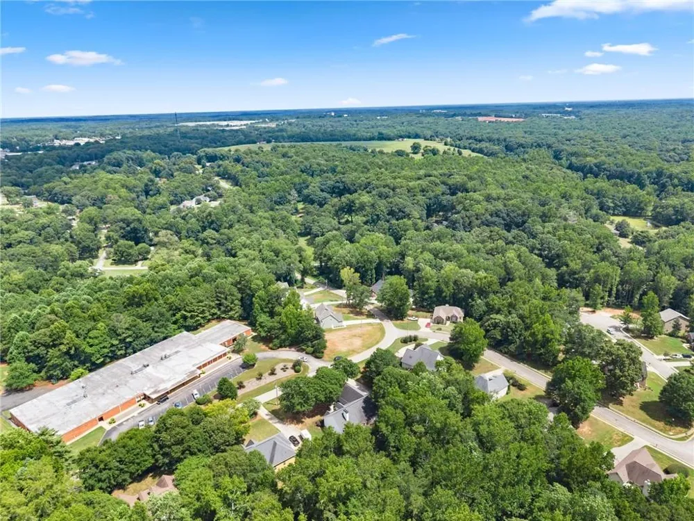860 Lakeview Drive Commerce, GA 30529