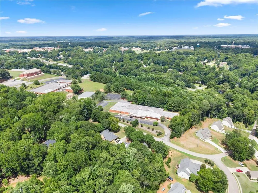 860 Lakeview Drive Commerce, GA 30529