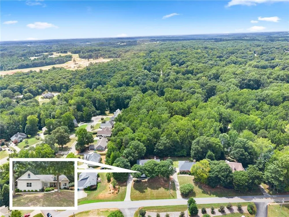 860 Lakeview Drive Commerce, GA 30529
