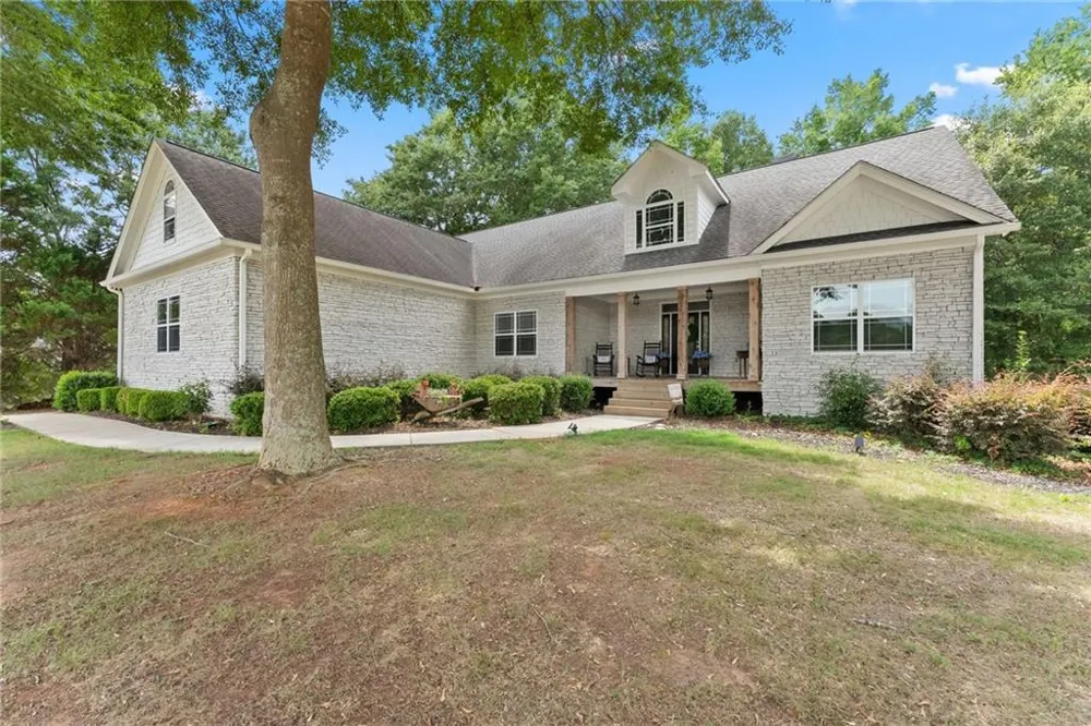 860 Lakeview Drive Commerce, GA 30529