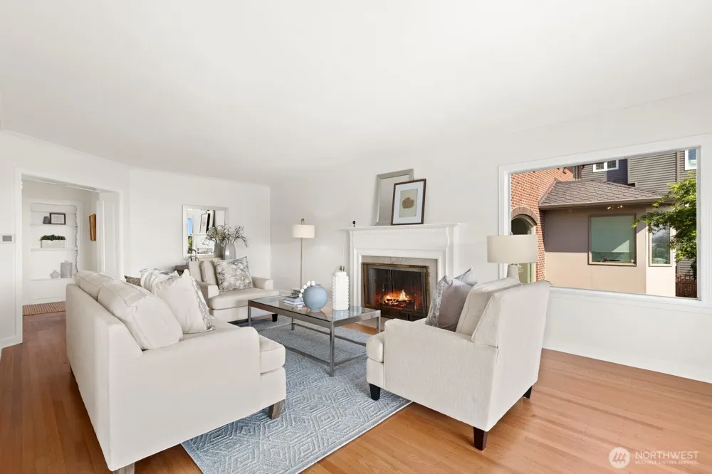 2527 Westmont Way W Seattle, WA 98199