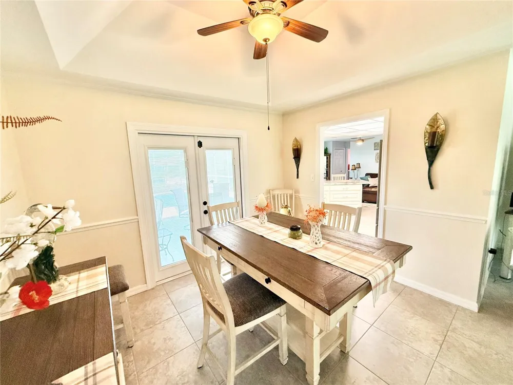 305 W DELAWARE STREET Tavares, FL 32778