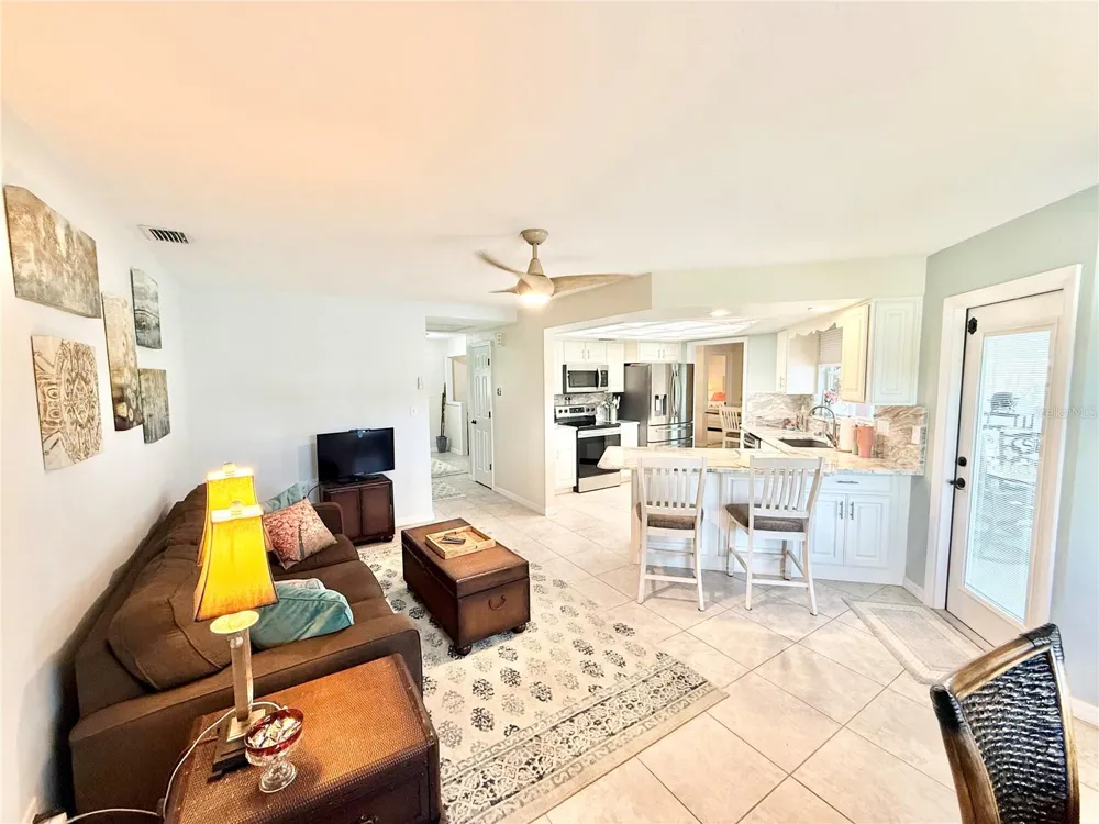 305 W DELAWARE STREET Tavares, FL 32778