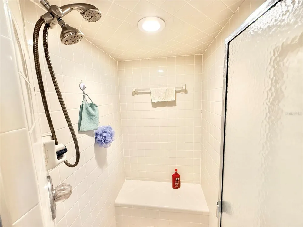 305 W DELAWARE STREET Tavares, FL 32778
