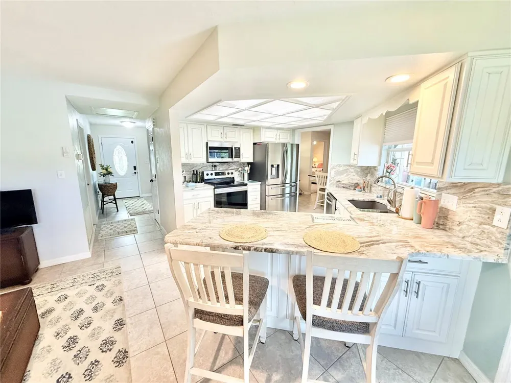 305 W DELAWARE STREET Tavares, FL 32778