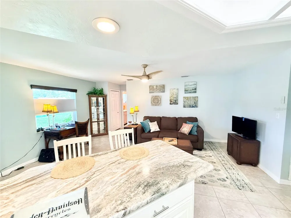 305 W DELAWARE STREET Tavares, FL 32778