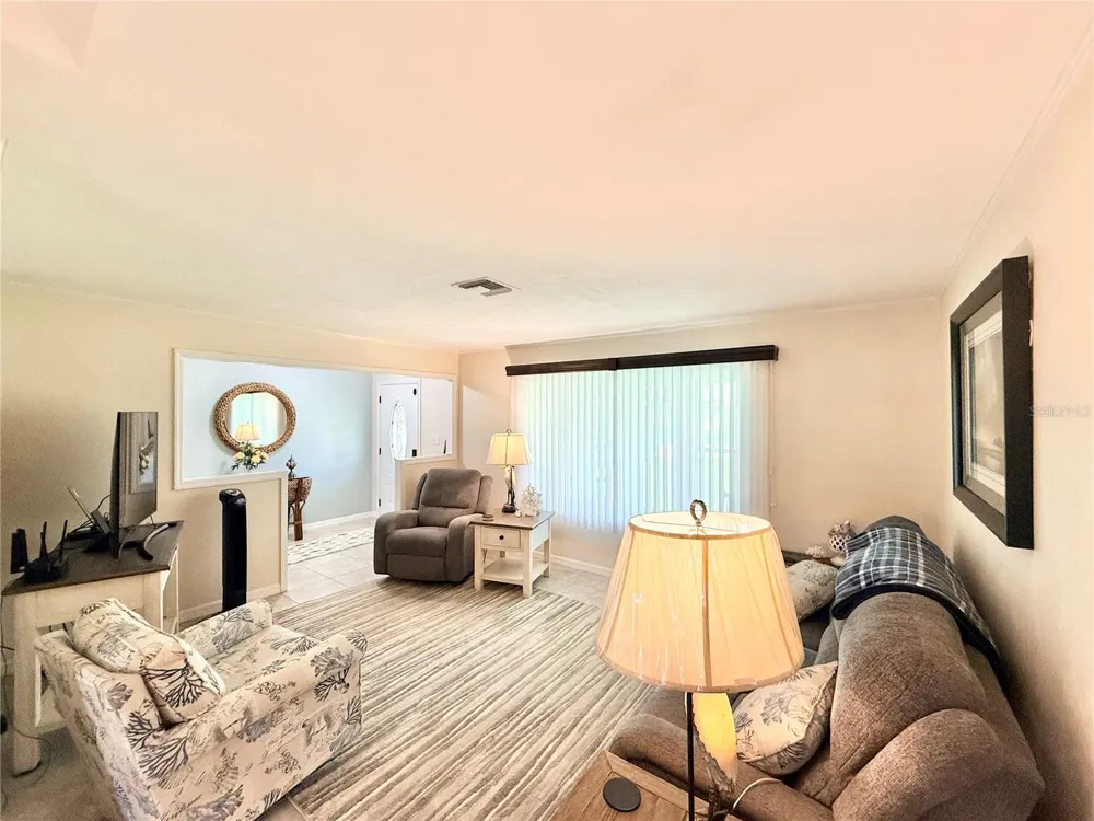305 W DELAWARE STREET Tavares, FL 32778