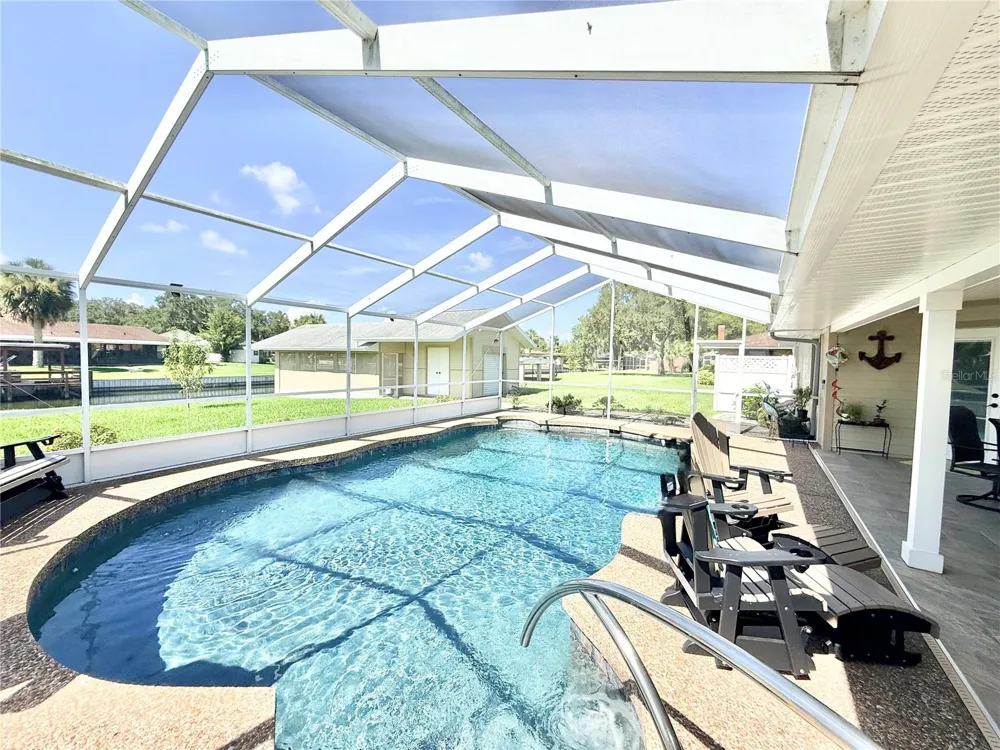 305 W DELAWARE STREET Tavares, FL 32778