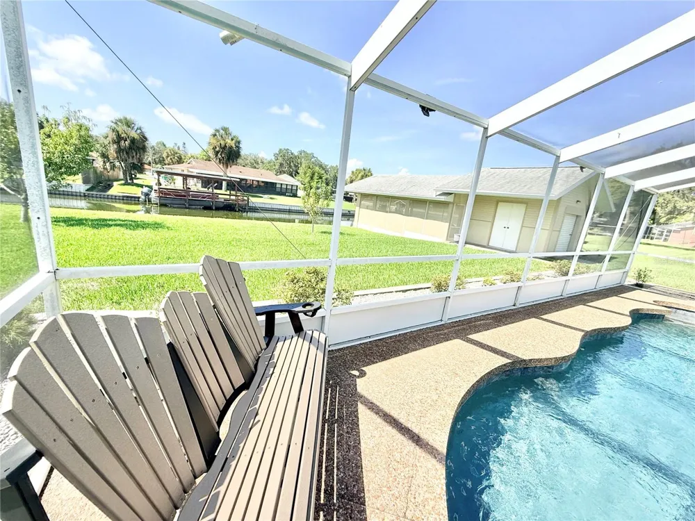305 W DELAWARE STREET Tavares, FL 32778