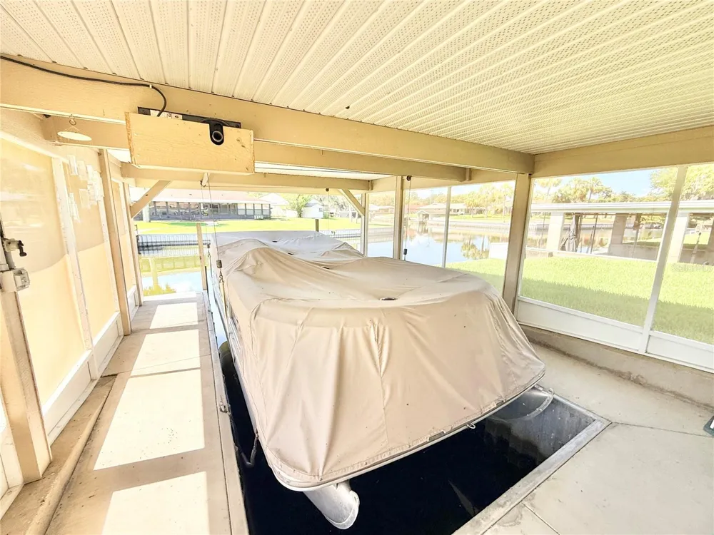 305 W DELAWARE STREET Tavares, FL 32778