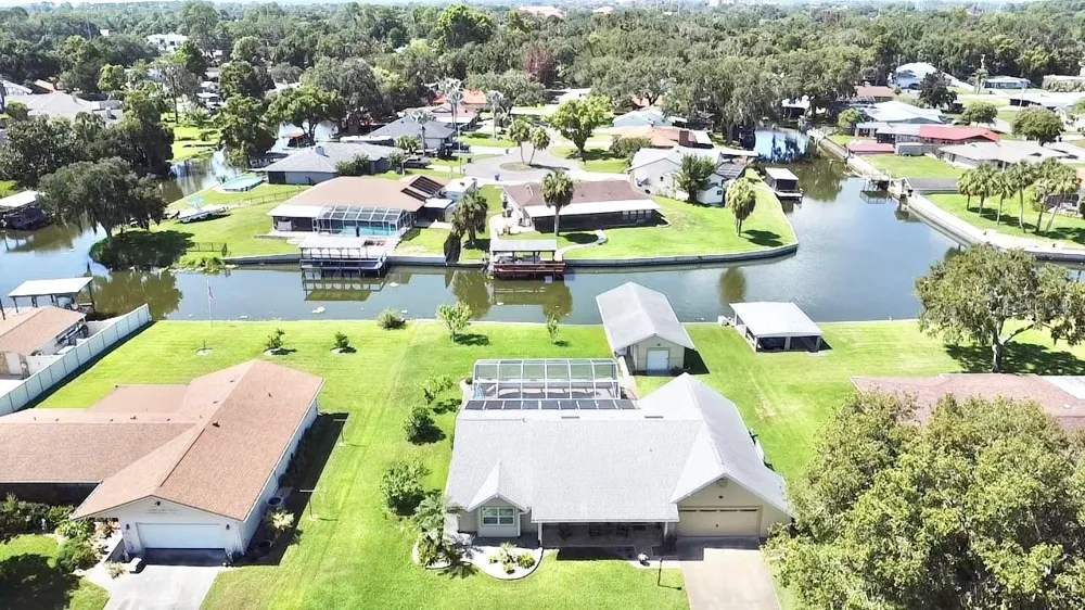 305 W DELAWARE STREET Tavares, FL 32778