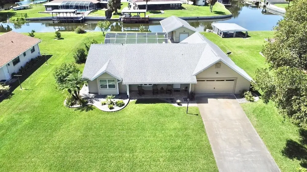 305 W DELAWARE STREET Tavares, FL 32778